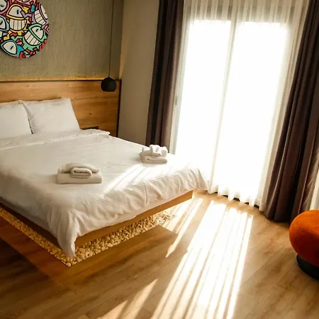 Glitz Szálloda *
