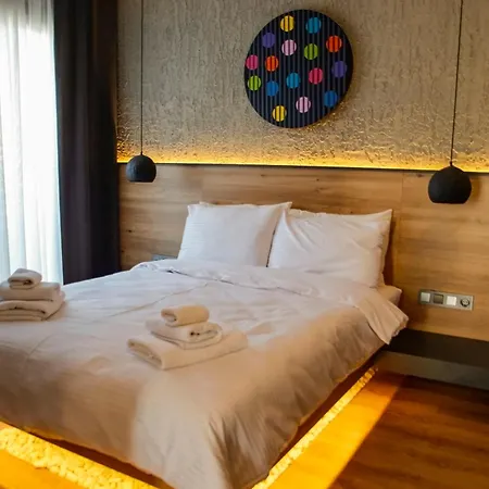 Glitz Hotel